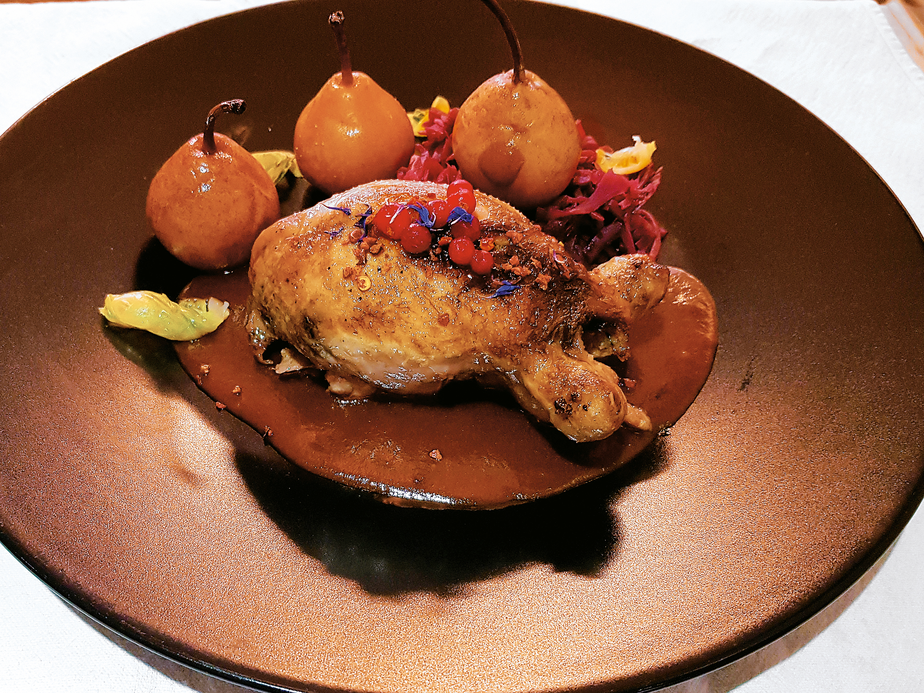 Caille farcie aux marrons, et sauce marchand de vin