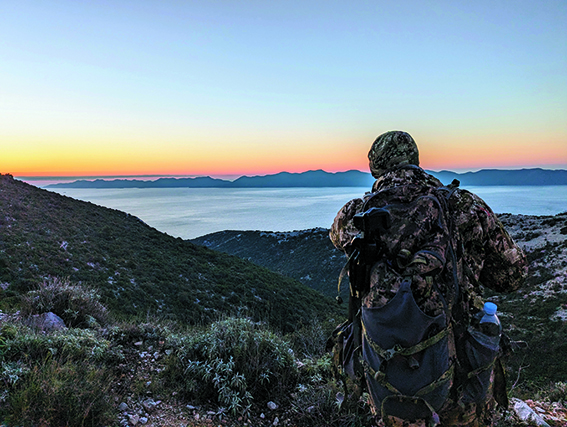 CHASSE  DANS  LES  BALKANS,  RETOUR À LA VIE  SIMPLE