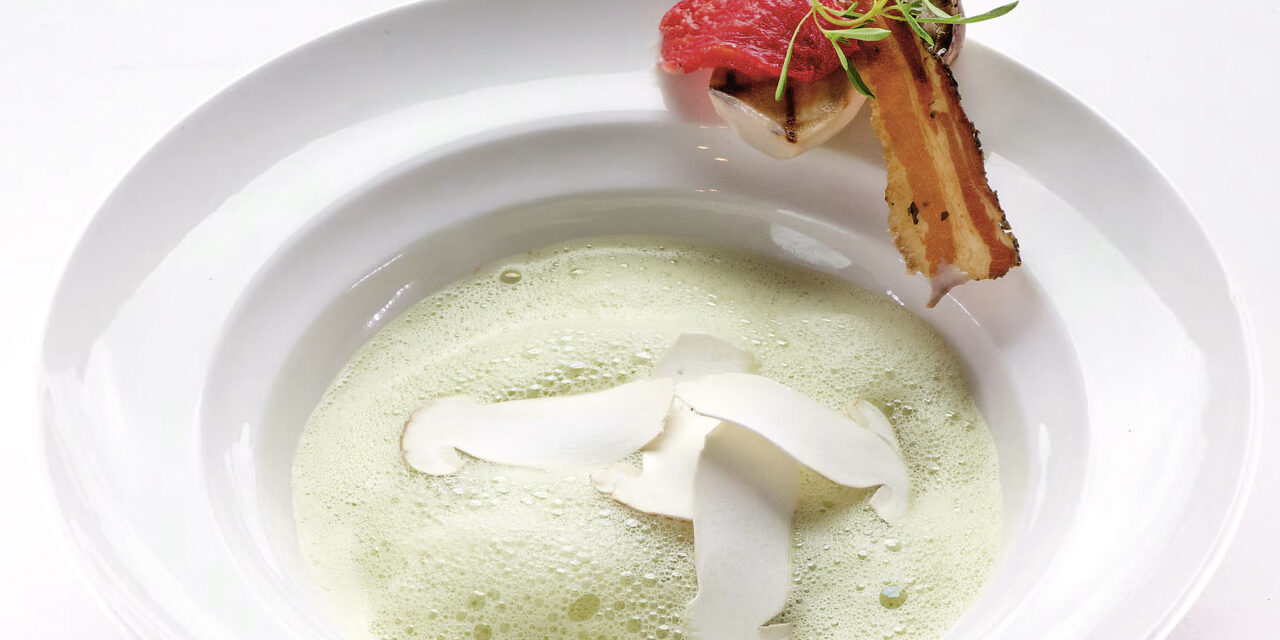 Velouté de cèpes et émulsion au cresson